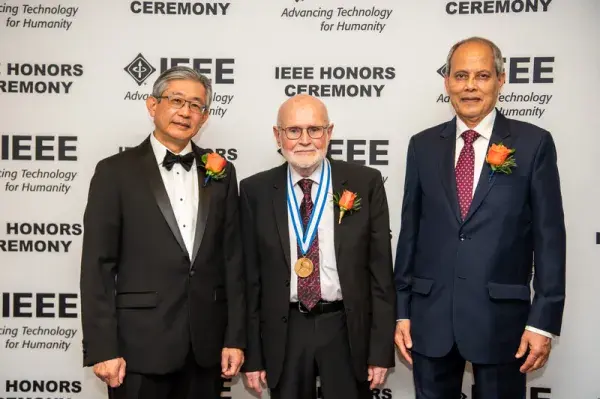 Prof. Wolff receives JAMES CLERK MAXWELL MEDAL